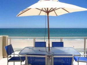Adelaide Luxury Beach House - Wagga Wagga Accommodation