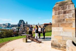 Small Group Essential Sydney Tour Including Lunch - Wagga Wagga Accommodation